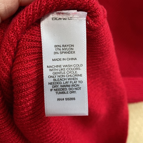 Express Cold Shoulder Ribbed Top - Picture 5 of 6